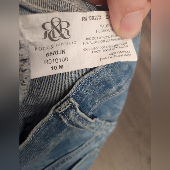 Rock & Republic Stretch Jeans. Style Berlin R010100. Size 10. - Picture 8 of 9
